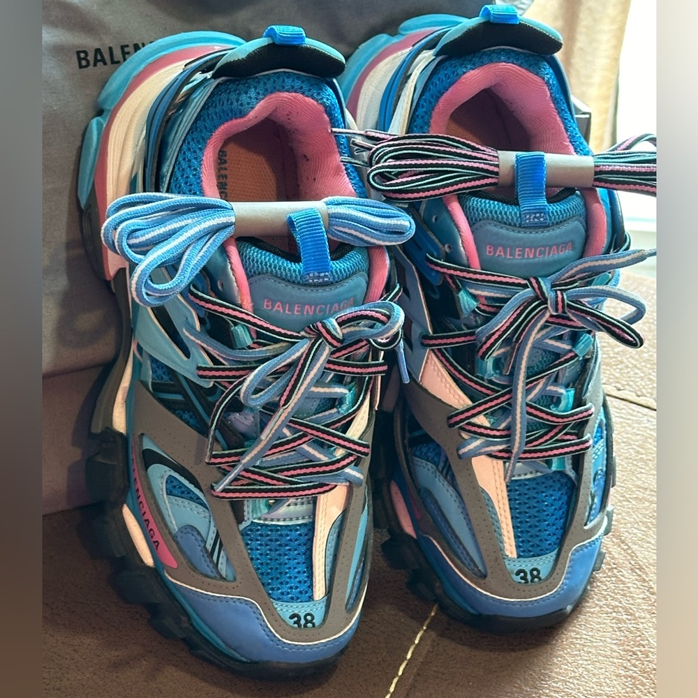 Balenciaga track runner!